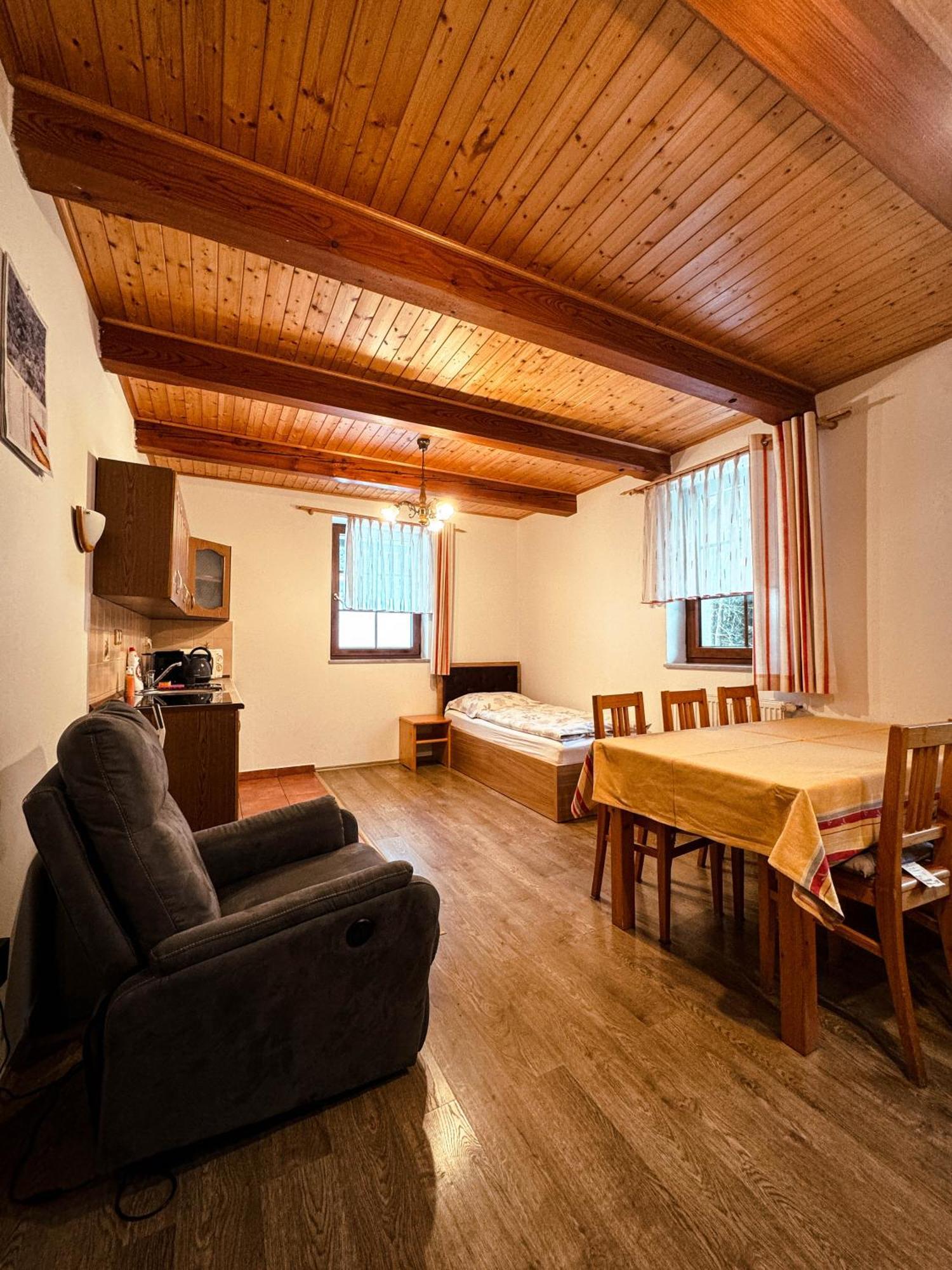 Apartmany Kolb Ramzova Ostružná エクステリア 写真